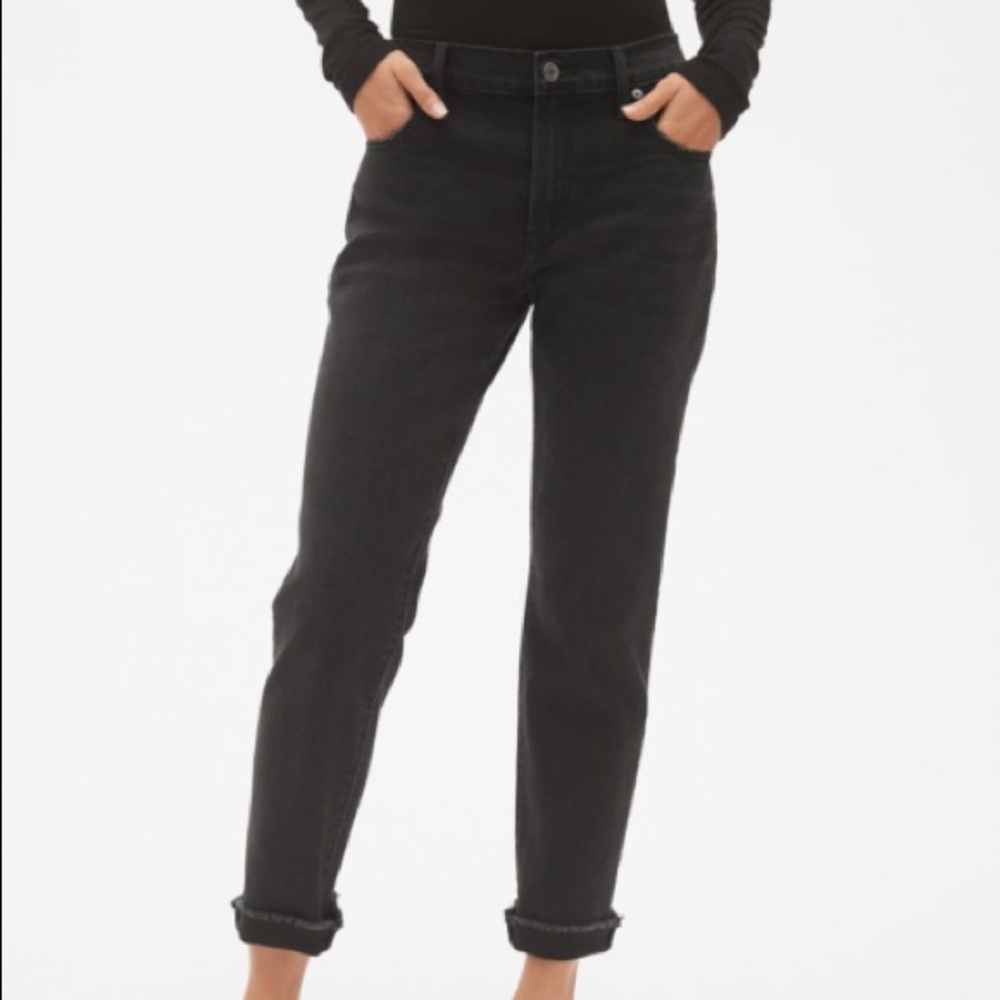 NWT Gap Mid Rise Girlfriend Raw Hem Black Jeans 29